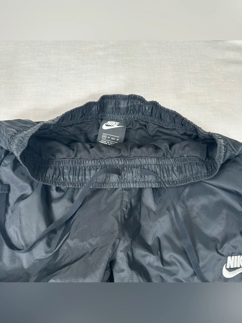 Nike Mens Sportswear Woven Track Pants Black Mesh Lined Activewear 928002-011 XS